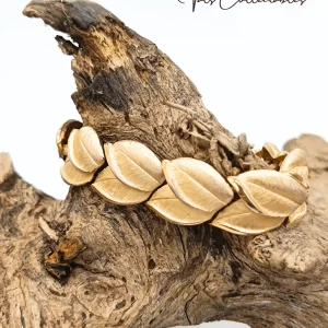 Gold Tone Leaf Design Bracelet