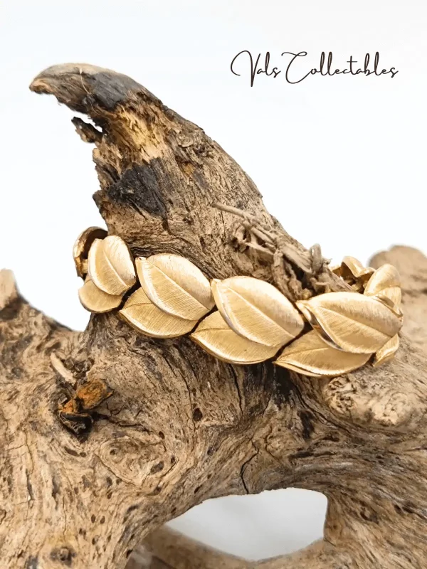 Gold Tone Leaf Design Bracelet
